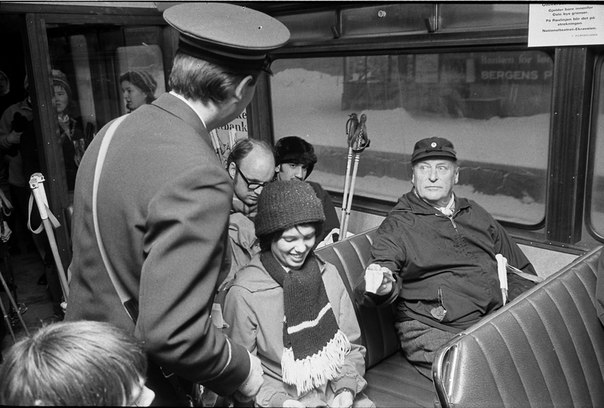 Норвегия переживала энергетический кризис в 1970-е годы, из-за которого даже королю Норвегии Олафу V пришлось вместе со всеми ездить на трамвае