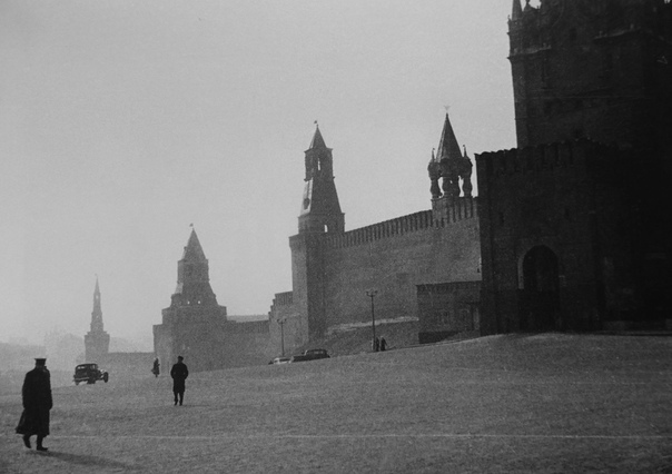 Красная площадь и стены Кремля. 1939 г.СССР.Москва.