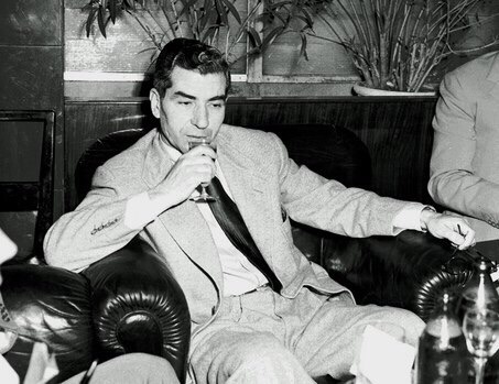 10 легендарных и влиятельных мафиози 1. Аль Капоне (1899 1947)Легенда преступного мира тех времён и самый известный босс-мафиози в истории. Он был ярким представителем криминальной Америки.