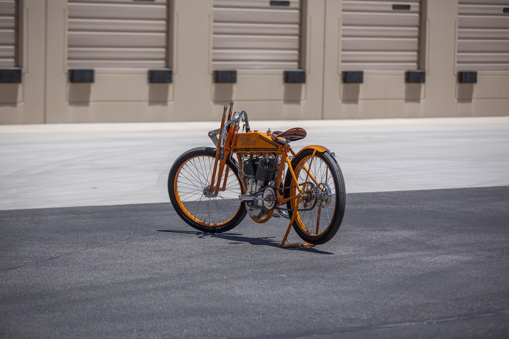 Отреставрированный ретро гоночный байк Harley-Davidson 11K