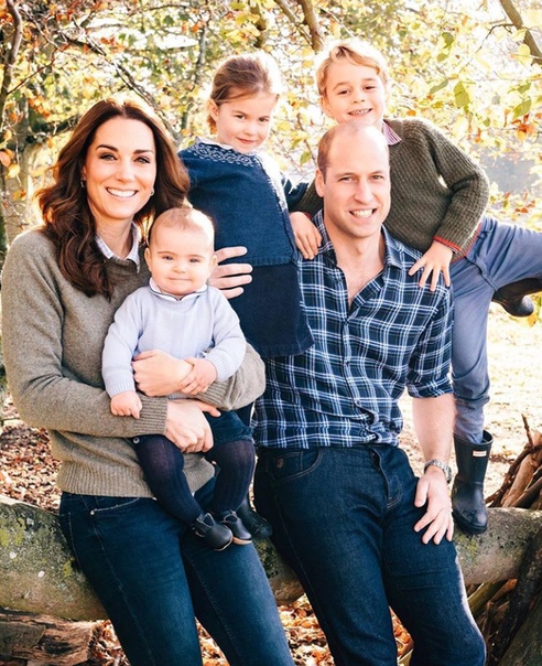 Завтра королевскую семью ожидает праздник - принцу Луи Кембриджскому исполняется 1 год.