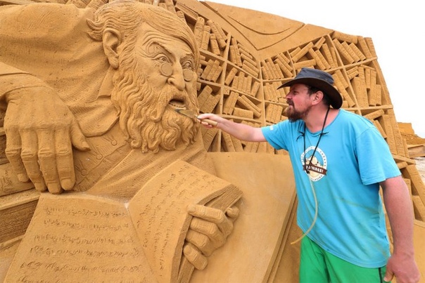 Удивительные работы с бельгийского фестиваля песчаных скульптур 22 июня 2019 года в бельгийском городе Остенд состоялось официальное открытие грандиозного фестиваля скульптур из песка. Фестиваль
