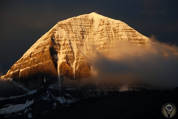 Одна из самых загадочных и аномальных гор, является «Гора Кайлас», расположенная в Тибете