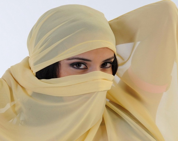 Жена в аренду у арабов Древние доисламские арабы имели странный обычай - жена в аренду. Этот обычай существовал не только для получения политических или экономических выгод, он был